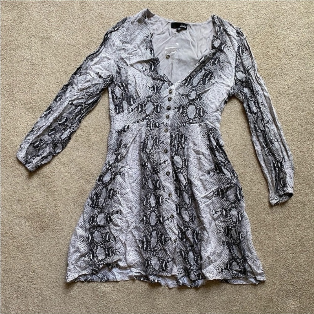 Akaiv Grey Long Sleeve Snake Print Mini Dress Size M